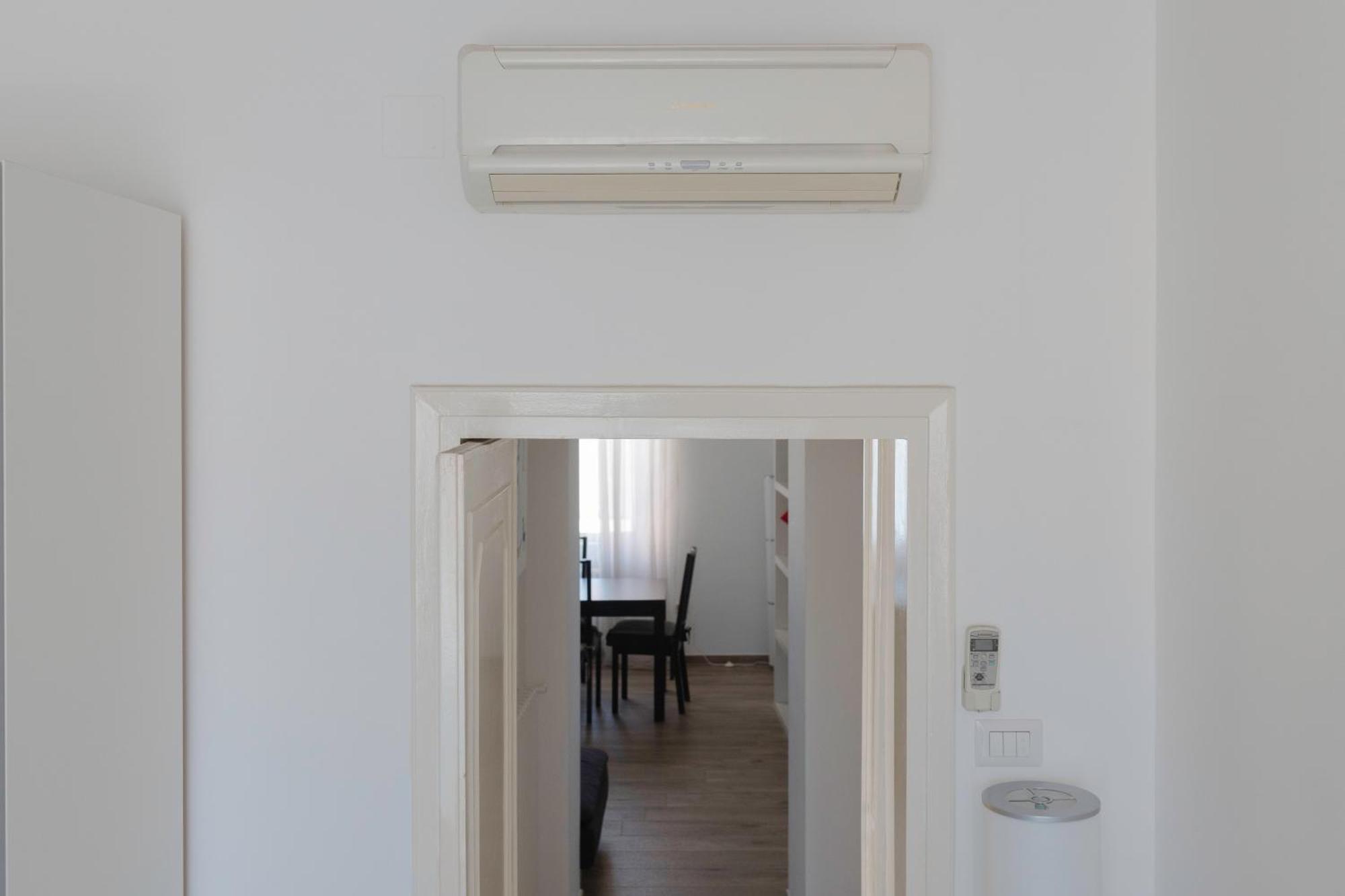 Sunrise Waterfront - Central Apartment With Sea View Balcony - Molfetta Exterior foto