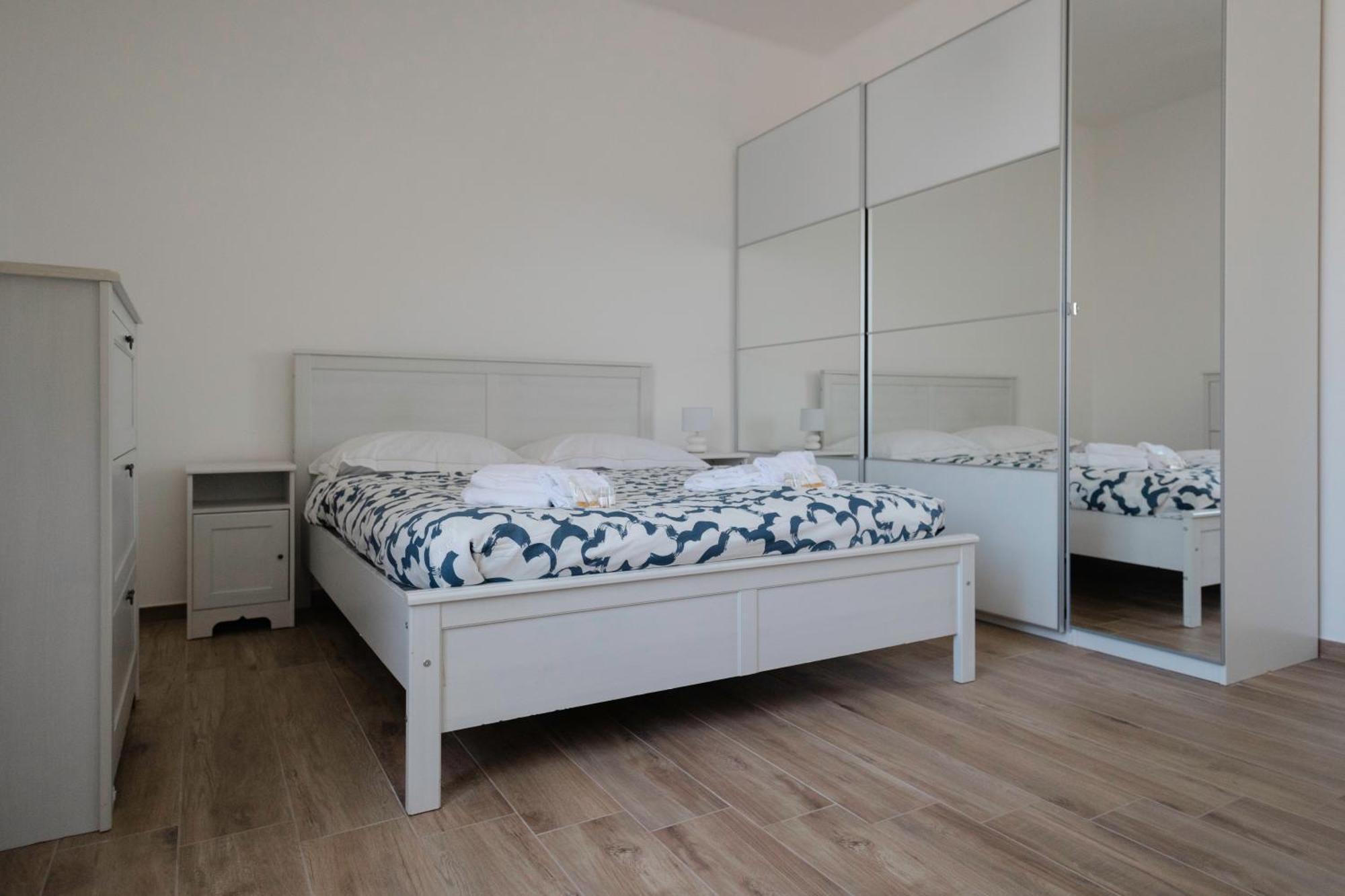 Sunrise Waterfront - Central Apartment With Sea View Balcony - Molfetta Exterior foto